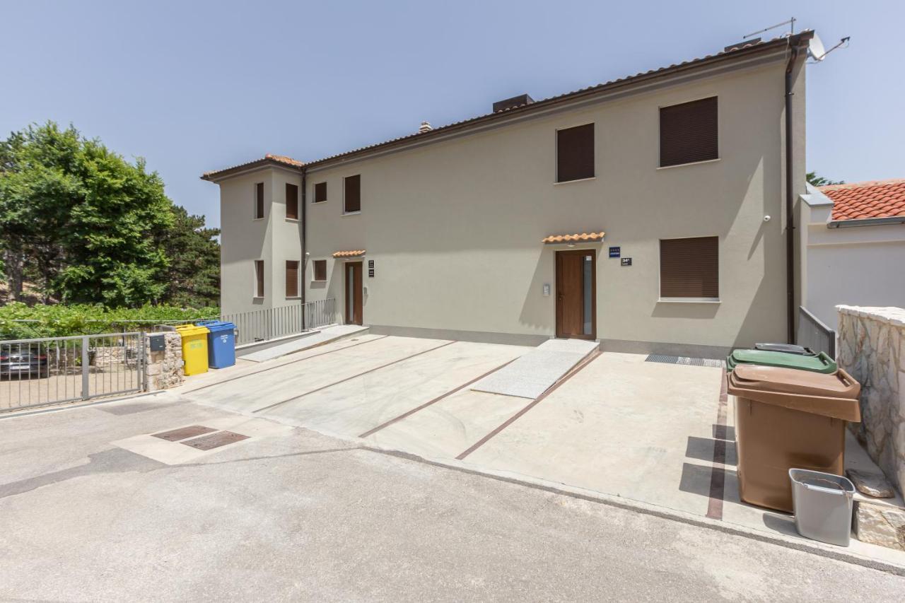 Apartments Vugrinec With Terrace Baška Екстериор снимка