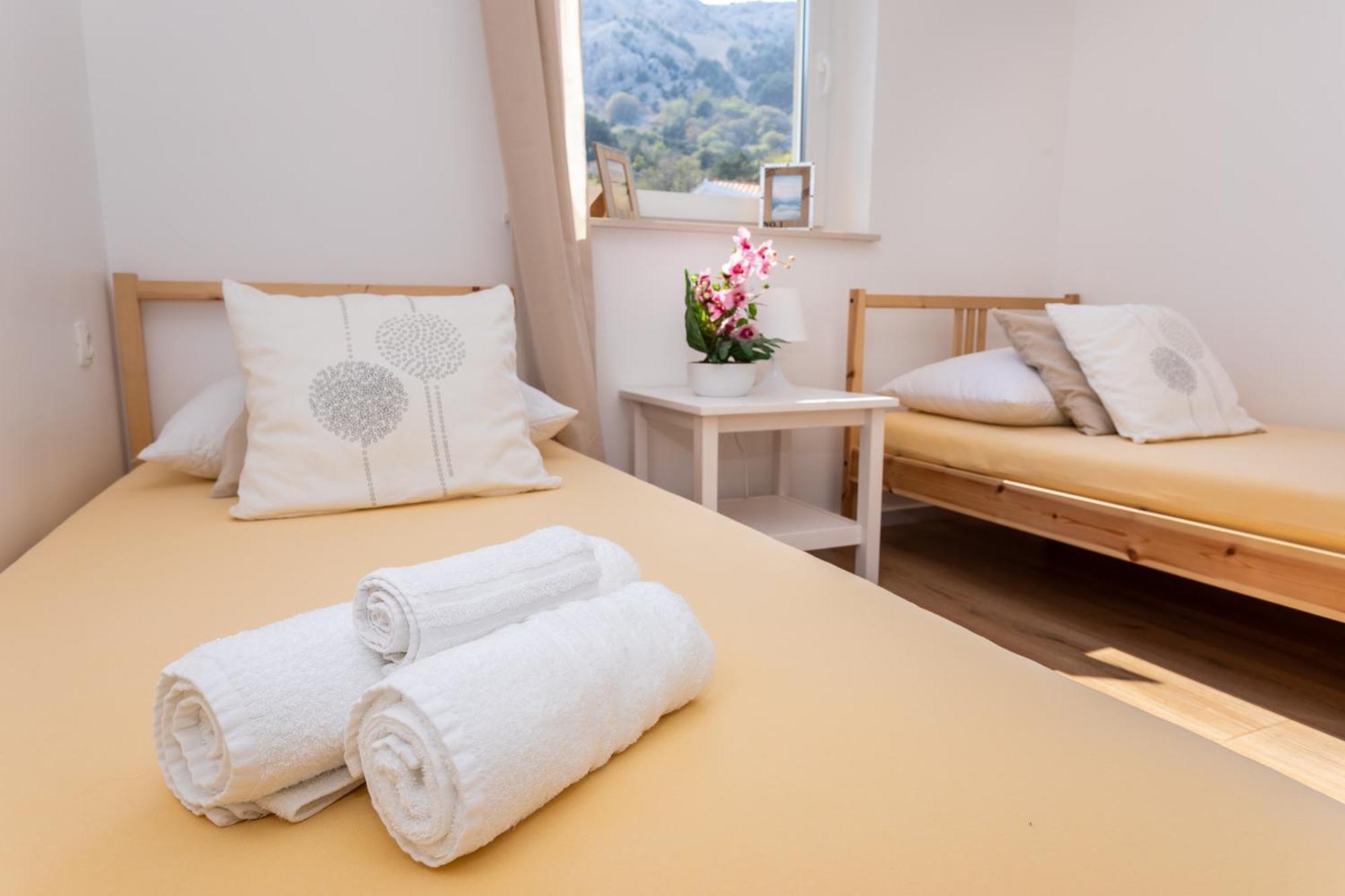 Apartments Vugrinec With Terrace Baška Екстериор снимка